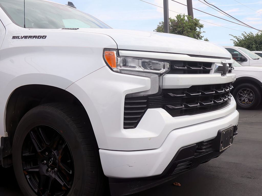 2023 Chevrolet Silverado 1500 RST photo 2