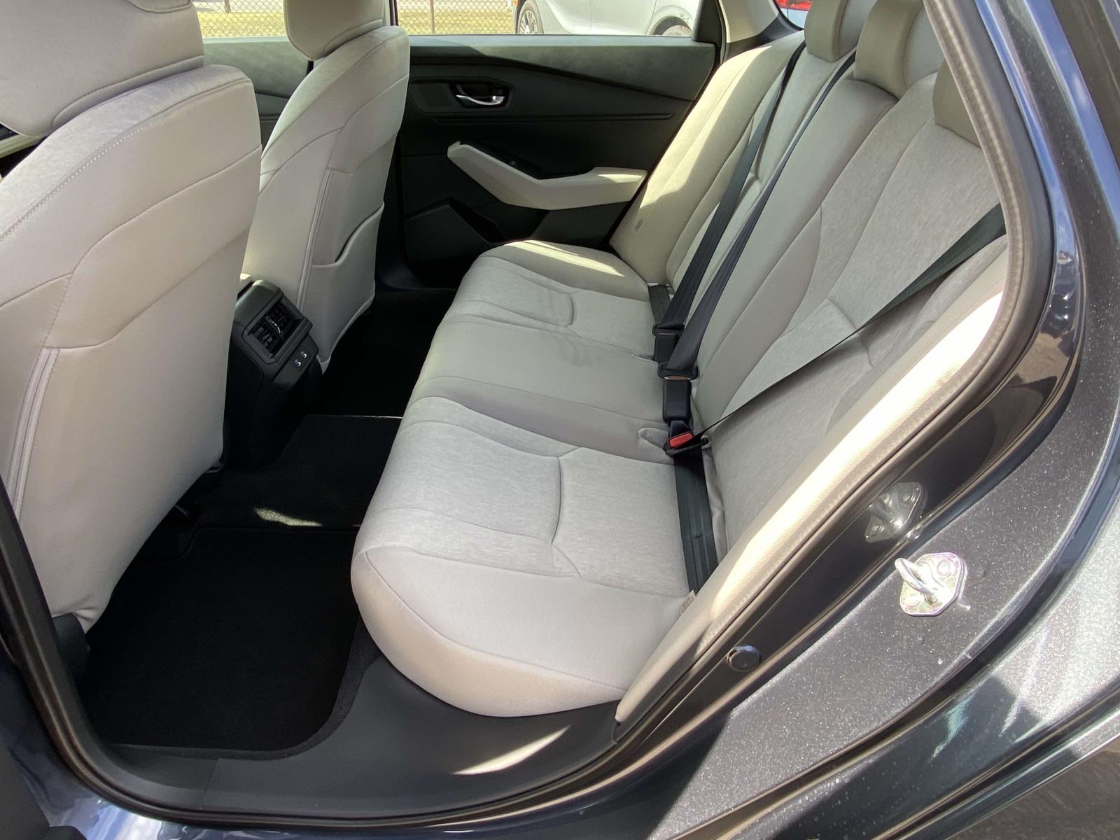 2025 Honda Accord LX photo 4