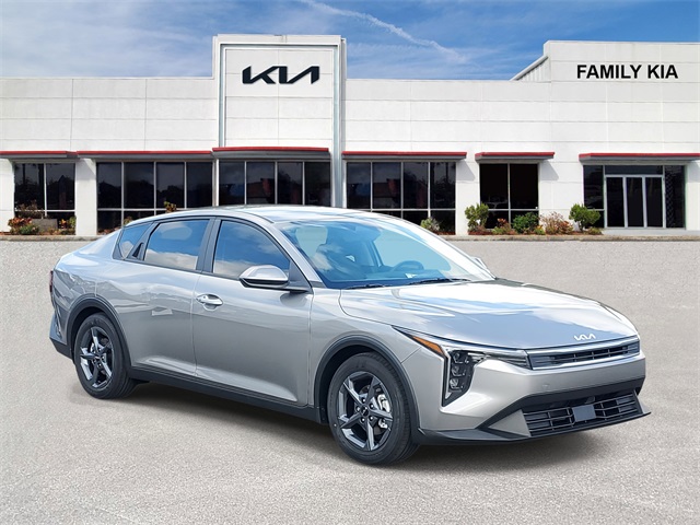 2025 Kia K4 LXS's photo