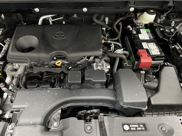 2024 Toyota RAV4 XLE photo 32