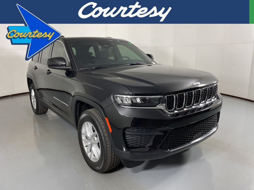 2025 Jeep Grand Cherokee Laredo's photo