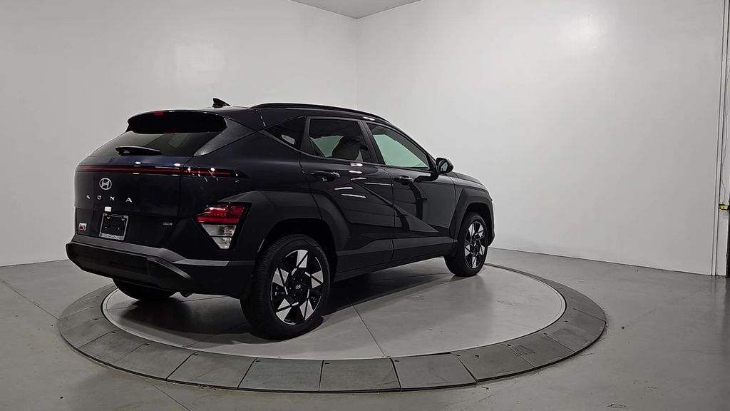 2025 Hyundai Kona SEL photo 4