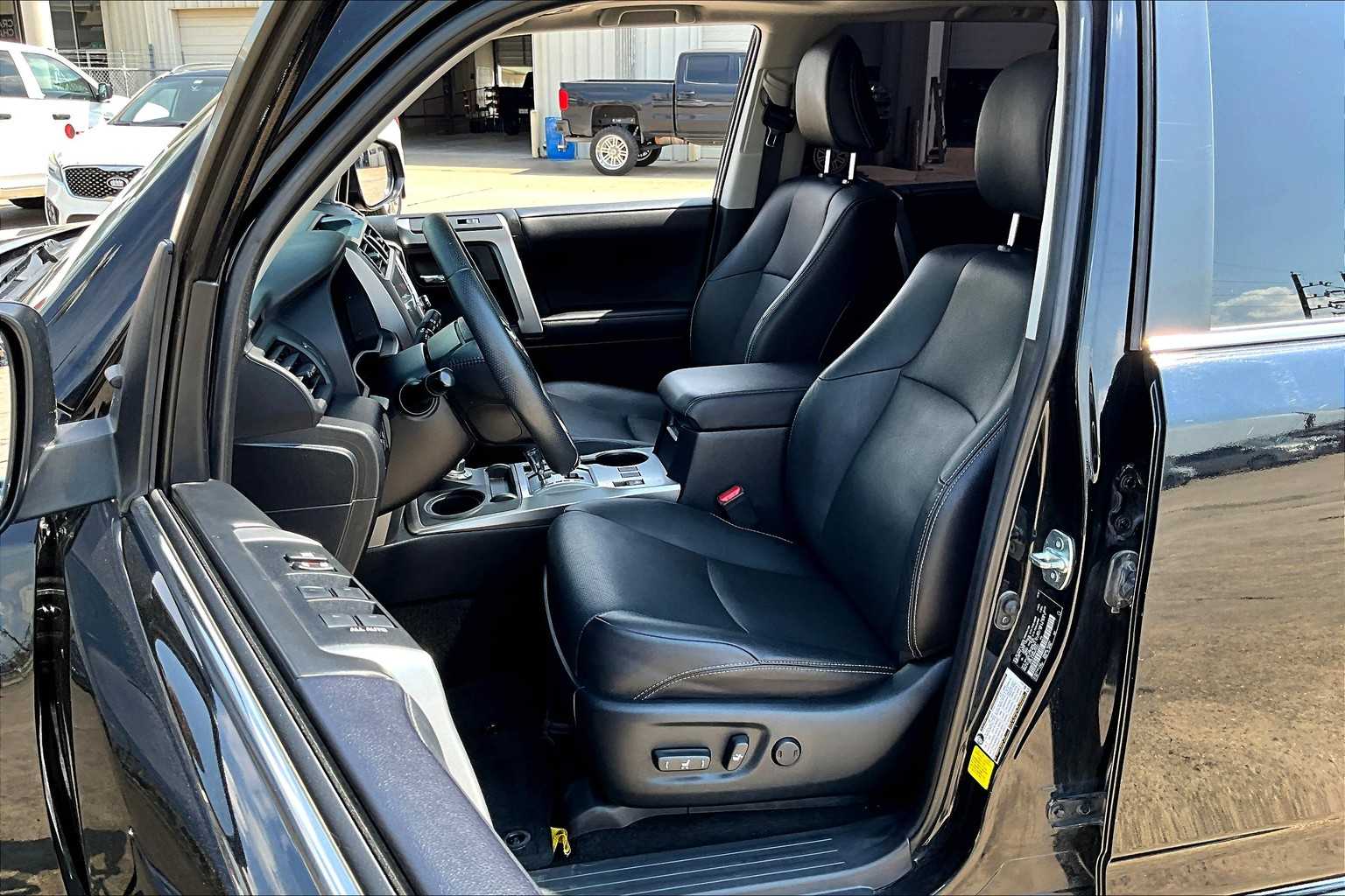 2022 Toyota 4Runner Limited photo 4