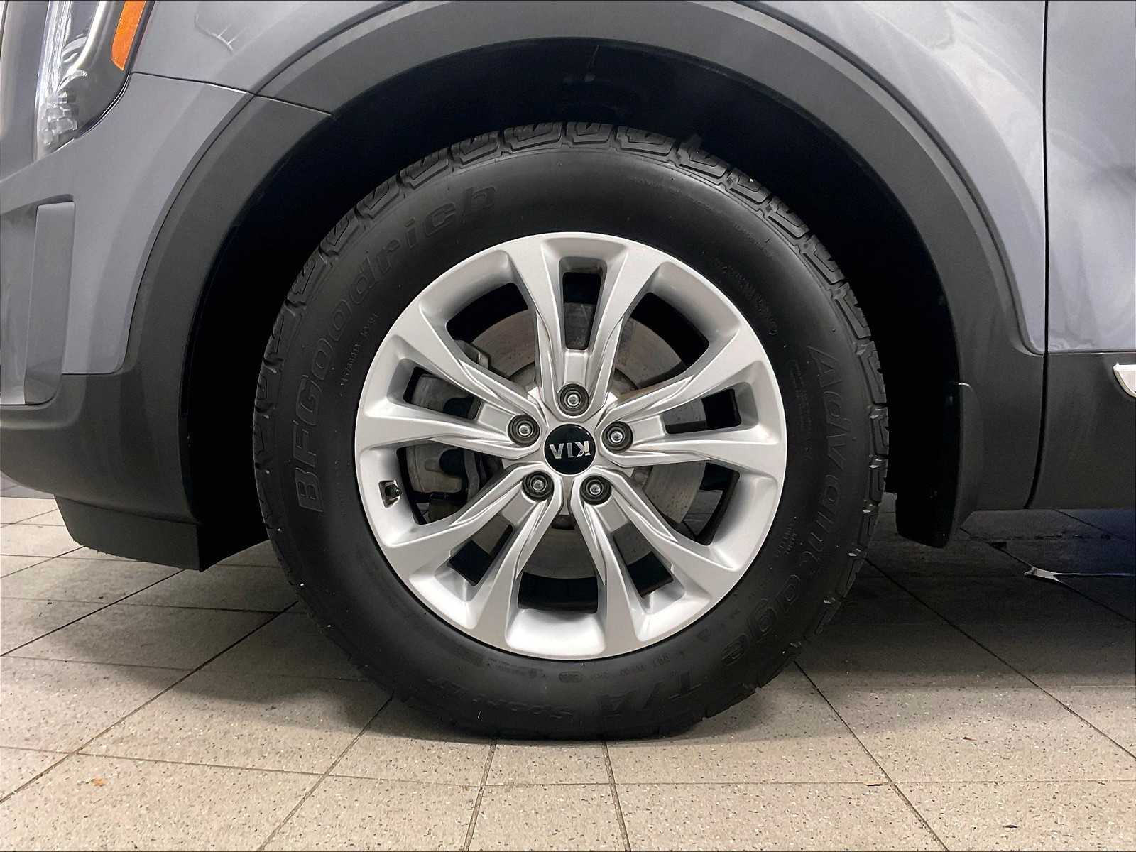2020 Kia Telluride LX photo 7
