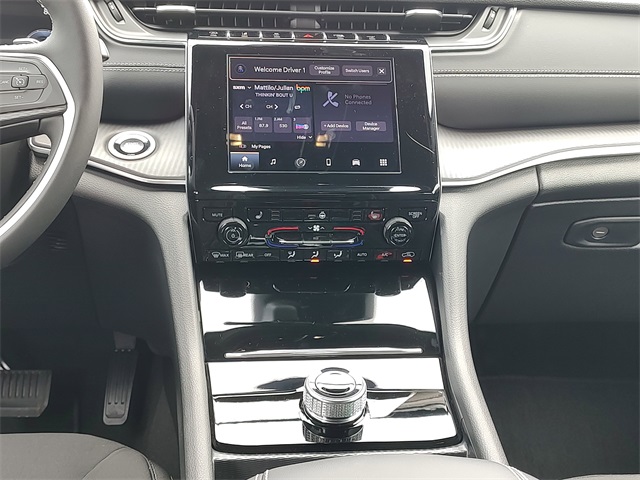 2025 Jeep Grand Cherokee Laredo Altitude photo 13