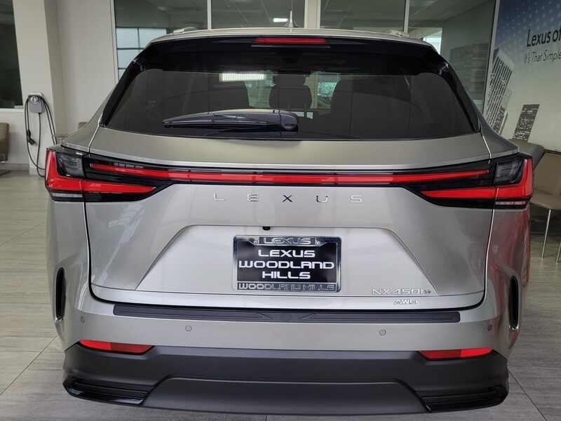 2024 Lexus NX Luxury AWD photo 4