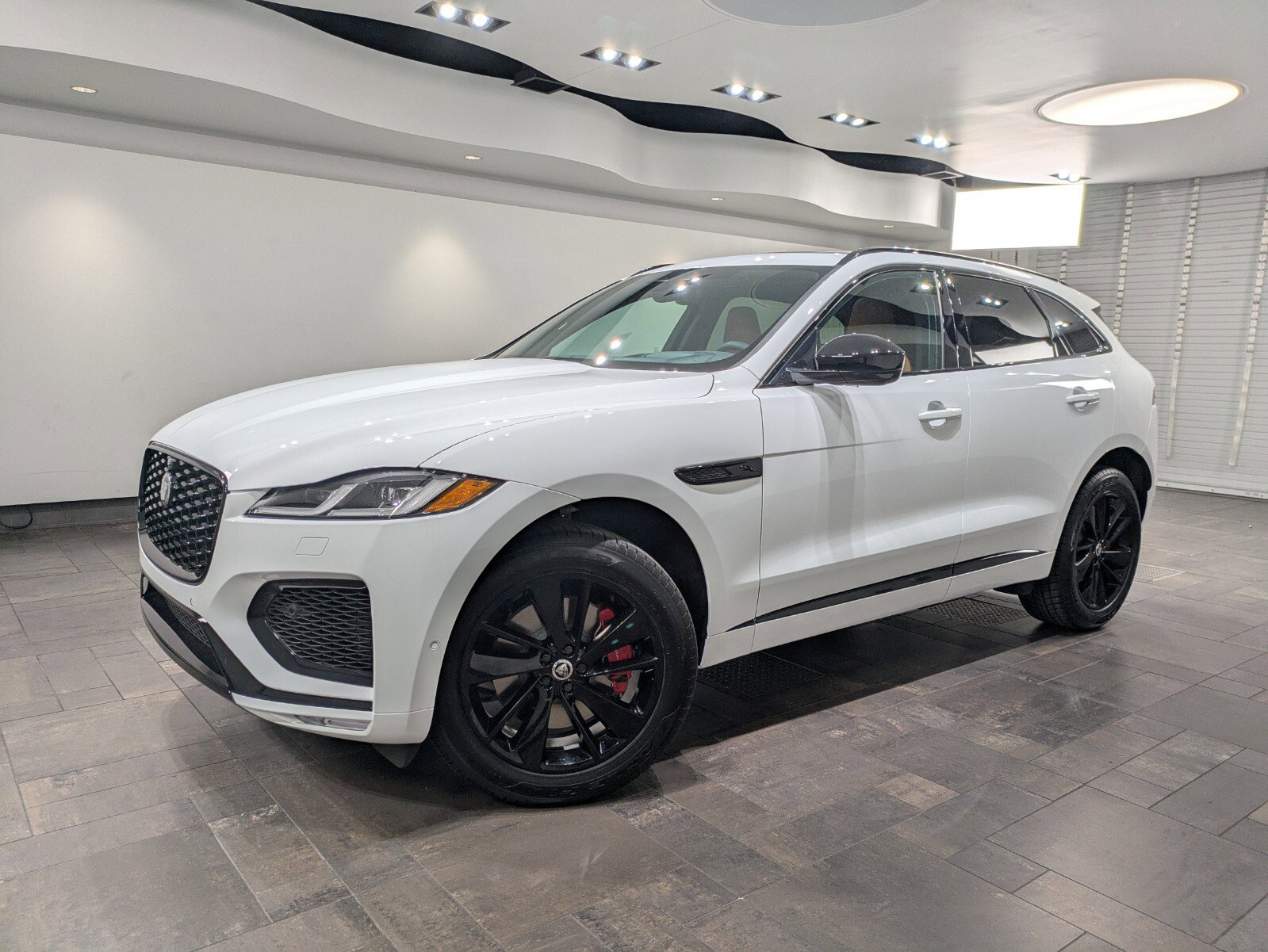 2026 Jaguar F-Pace R-Dynamic S's photo