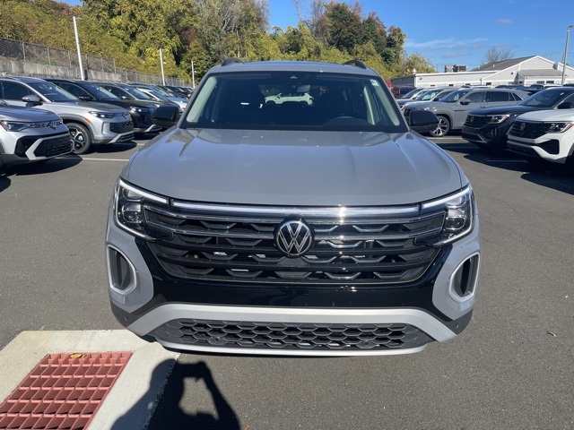 2026 Volkswagen Atlas Peak Edition SE photo 4