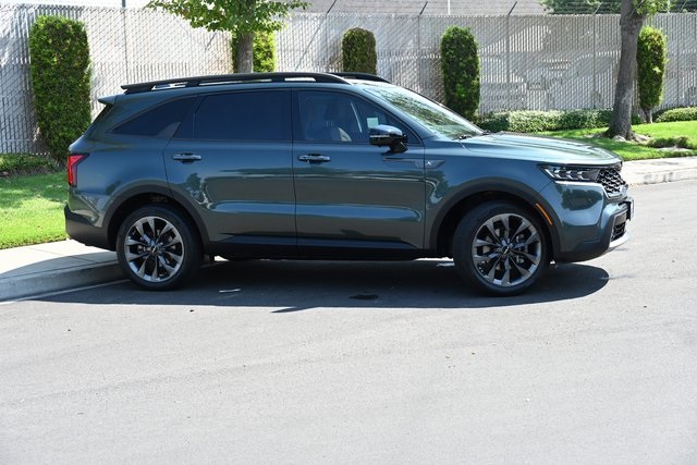 2022 Kia Sorento X-Line SX Prestige photo 2