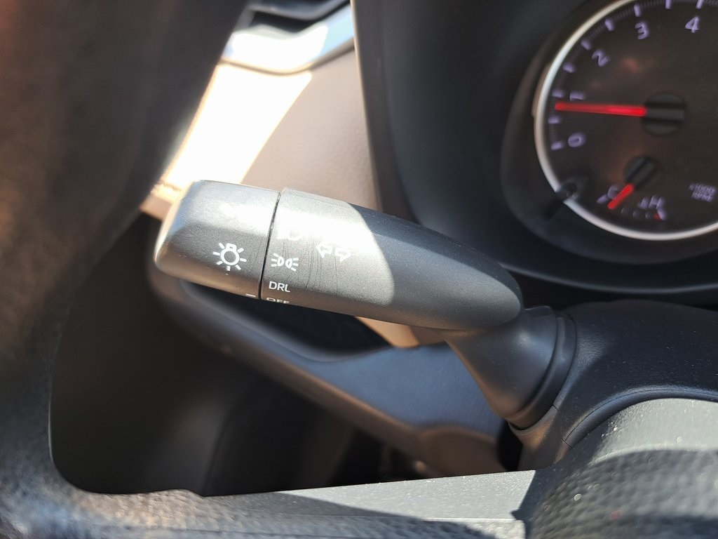 2020 Toyota RAV4 LE photo 21