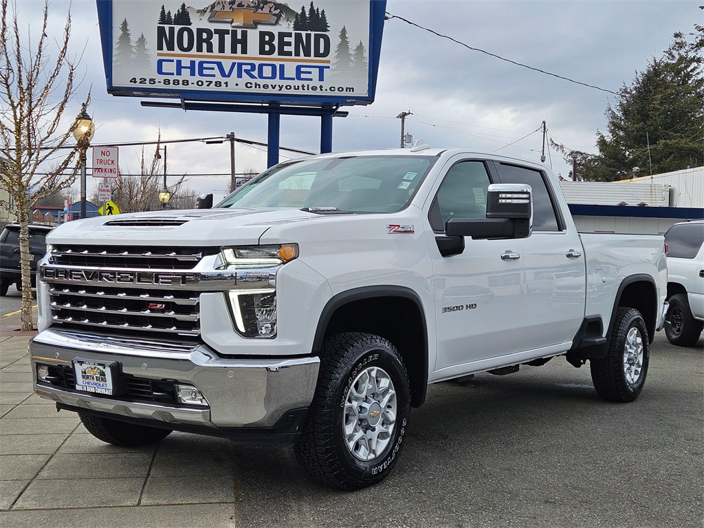 2022 Chevrolet Silverado 3500HD LTZ photo 3