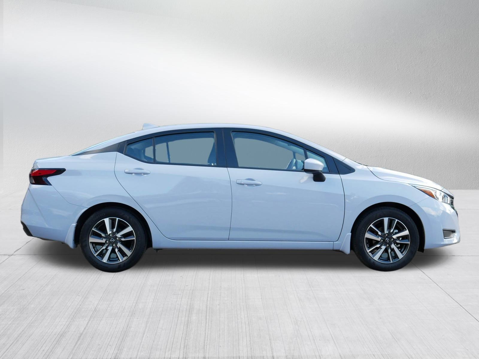 2024 Nissan Versa SV photo 8