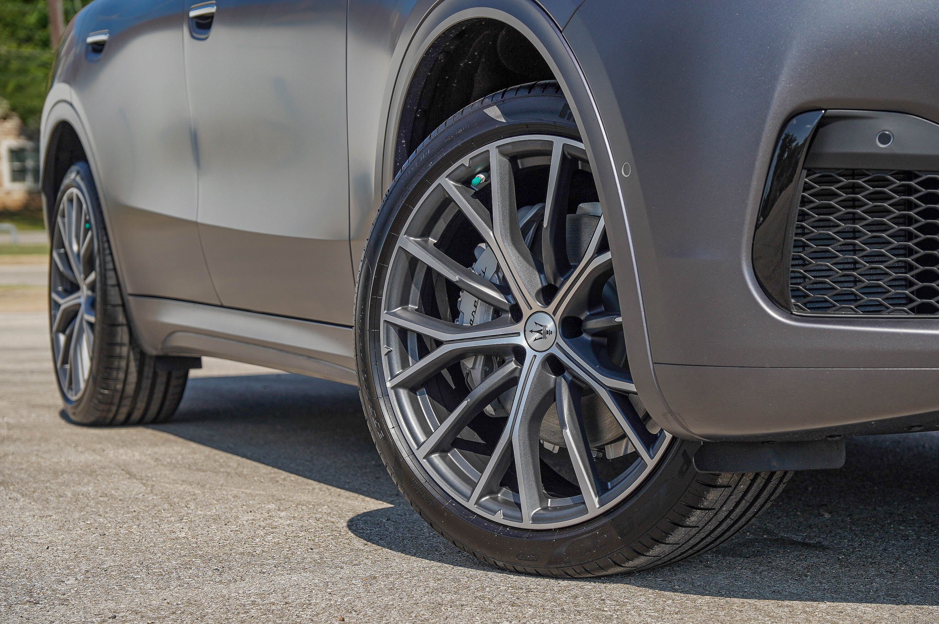 2025 Maserati Grecale photo 2