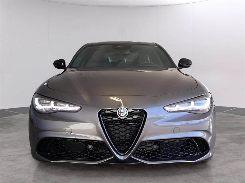 2025 Alfa Romeo Giulia Base photo 2