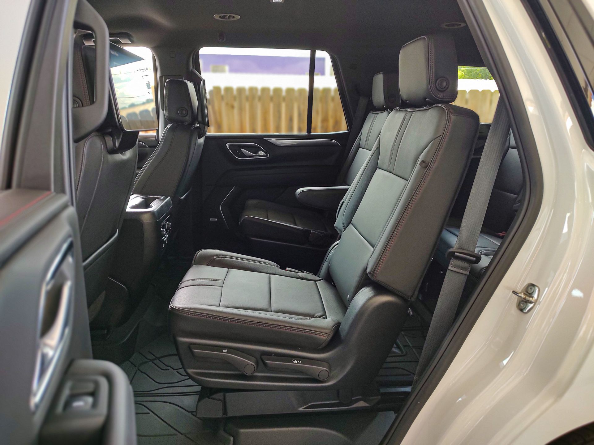 2024 Chevrolet Tahoe RST photo 4