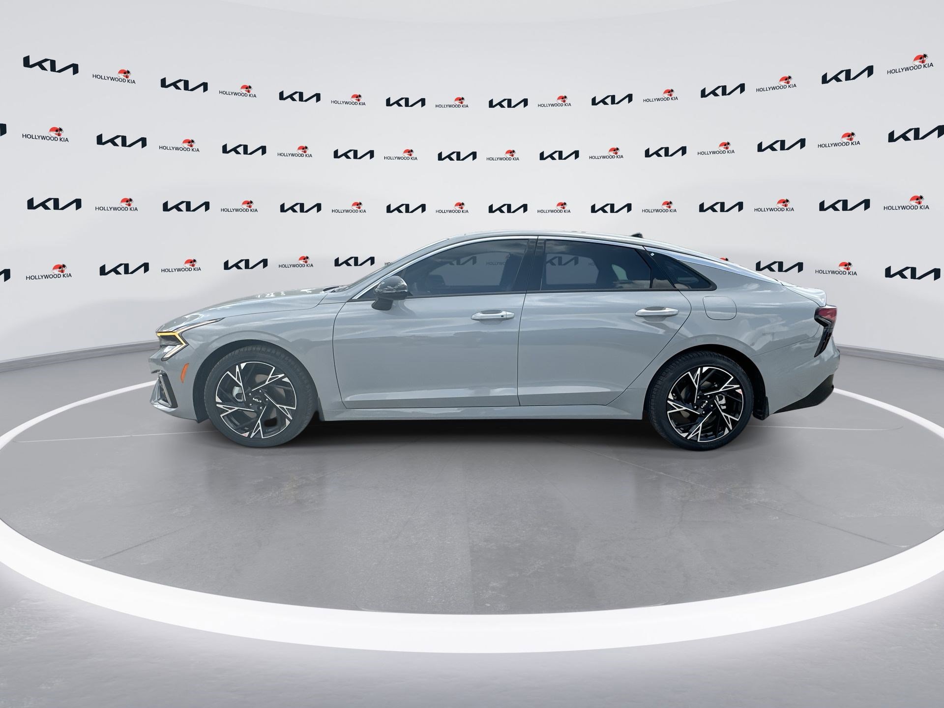 2025 Kia K5 GT-Line photo 6
