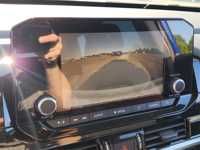 2022 Nissan Pathfinder SV photo 19