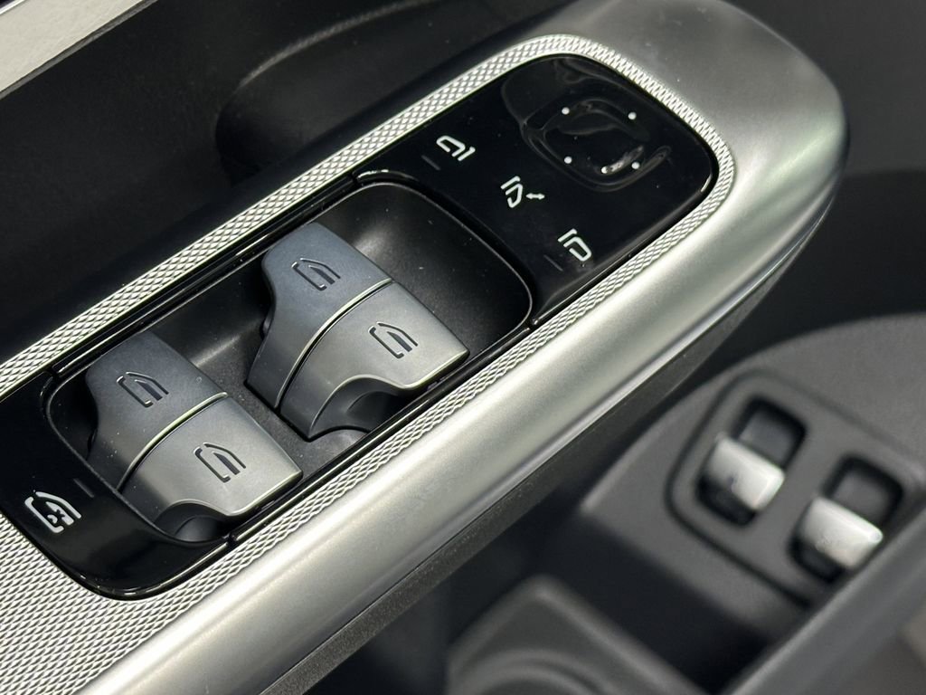 2026 Mercedes Benz GLC 350e 4MATIC photo 9