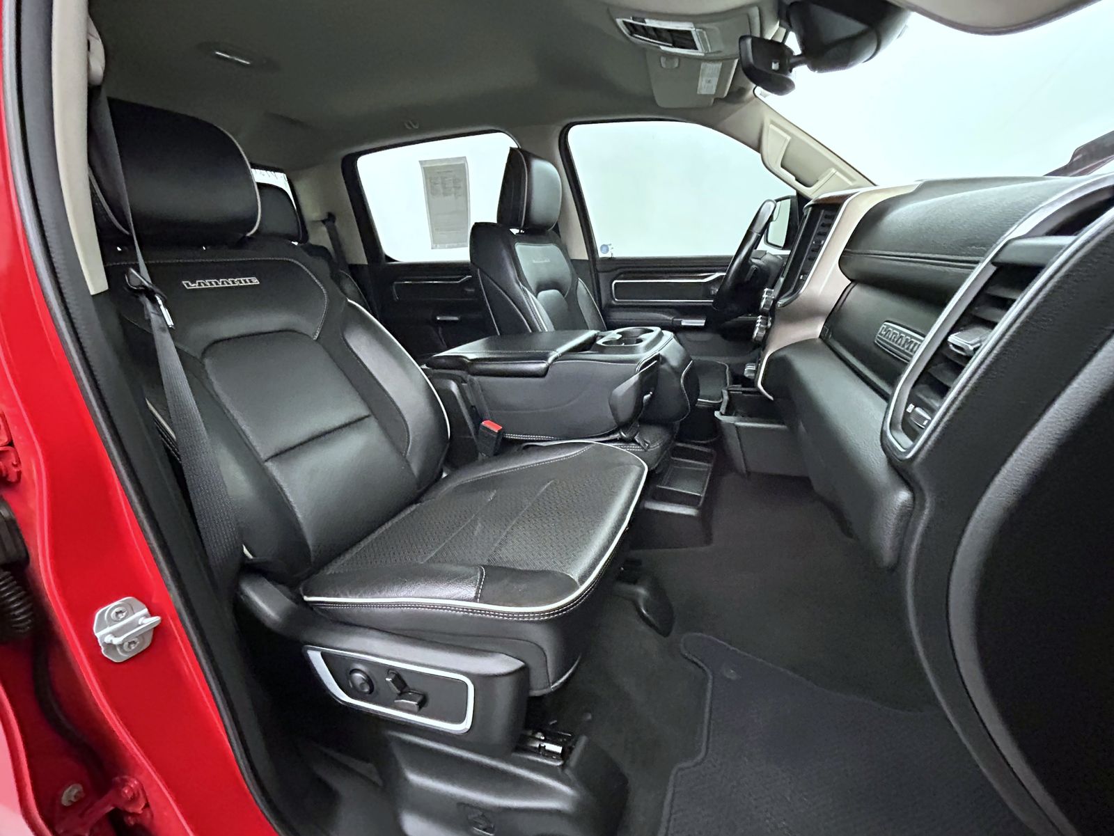 2022 Ram 1500 Laramie photo 15