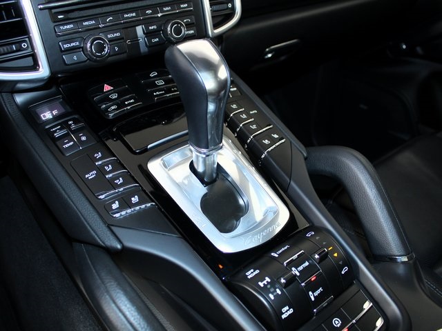 2014 Porsche Cayenne S photo 13