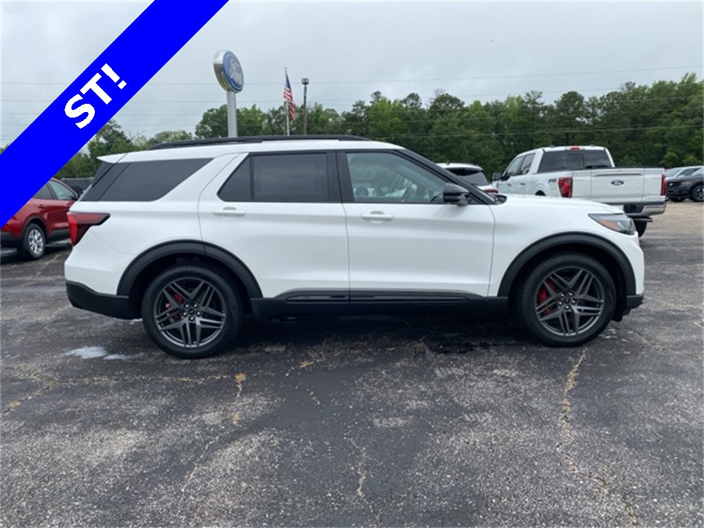 2025 Ford Explorer ST photo 14