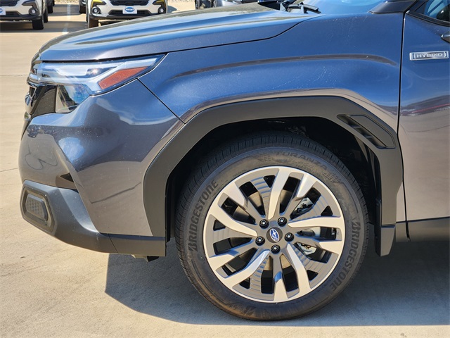 2025 Subaru Forester Touring photo 4