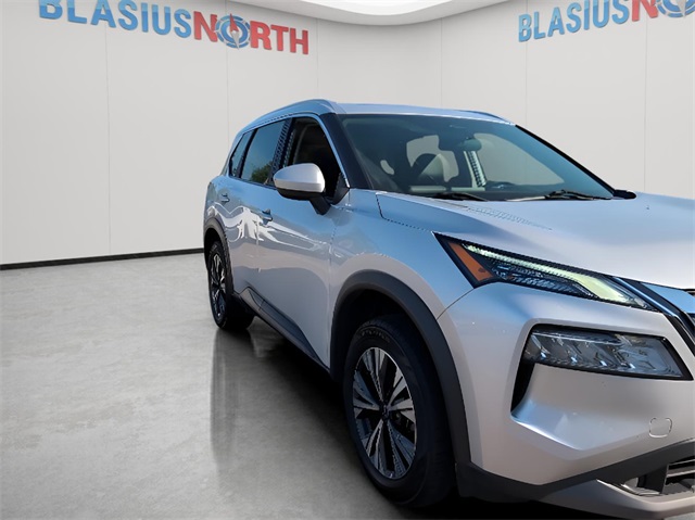 2023 Nissan Rogue SV photo 3