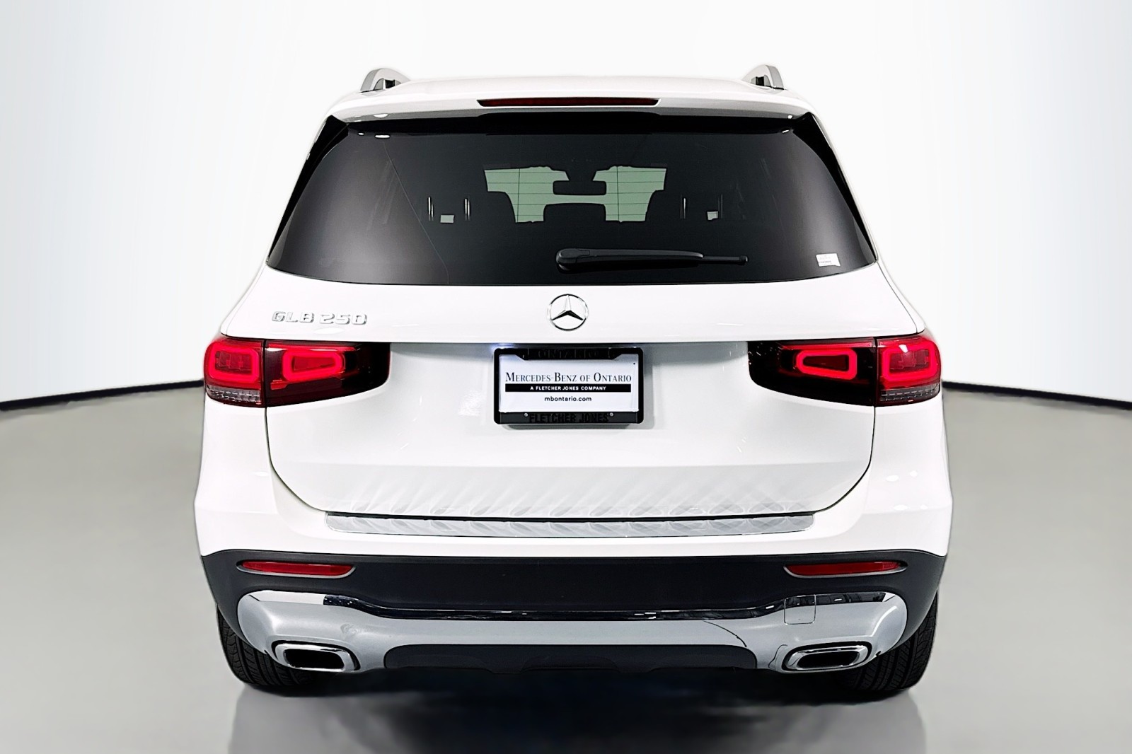 2023 Mercedes Benz GLB 250 photo 3