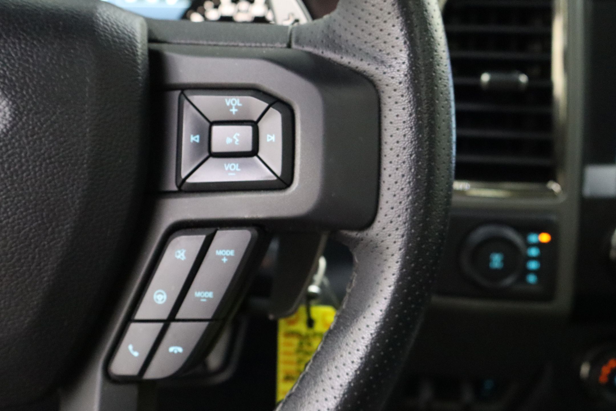 2020 Ford F-150 Raptor photo 15