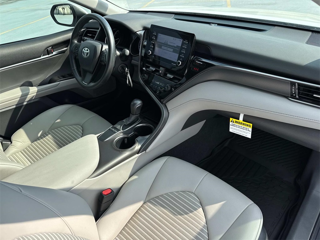 2023 Toyota Camry SE photo 10
