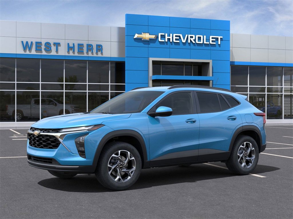 2025 Chevrolet Trax LT photo 2