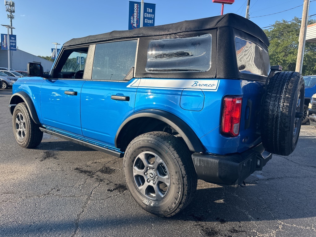 2021 Ford Bronco Base photo 4