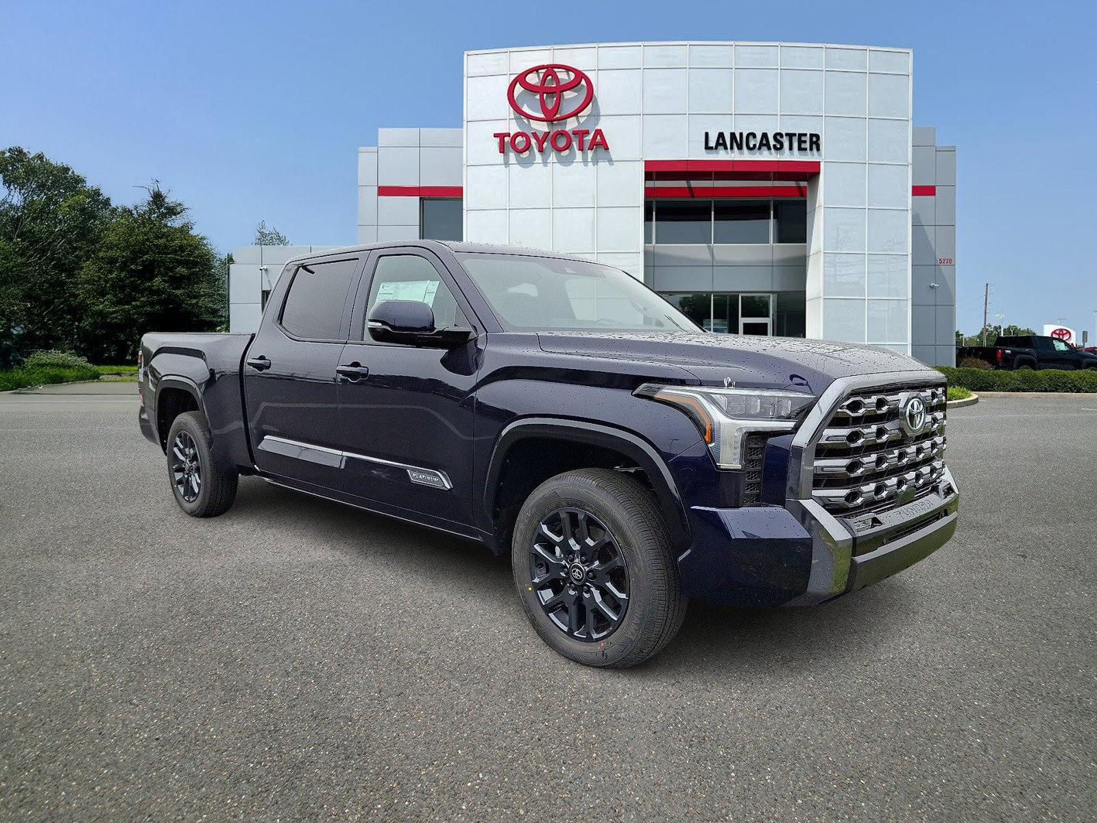 2025 Toyota Tundra Platinum's photo