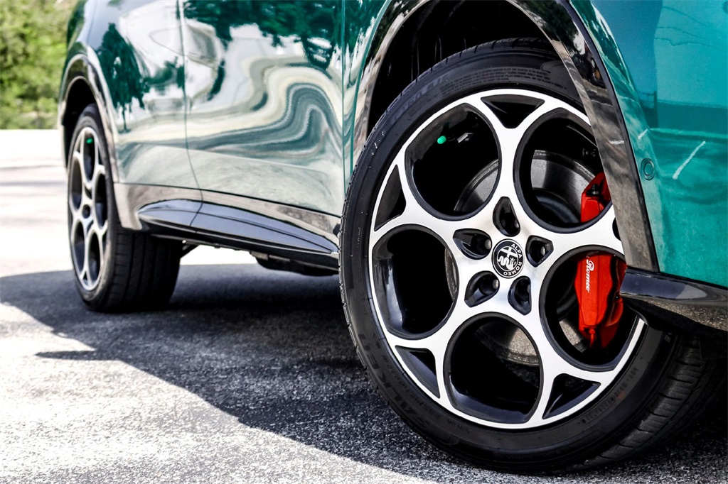 2024 Alfa Romeo Tonale Veloce photo 2