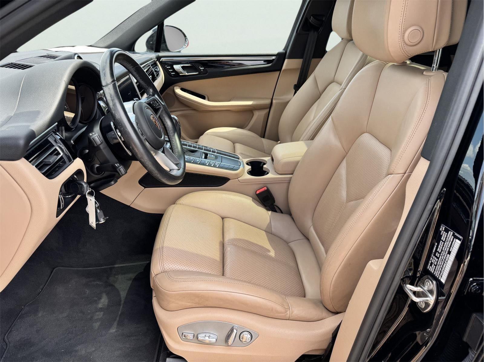 2021 Porsche Macan Base photo 14