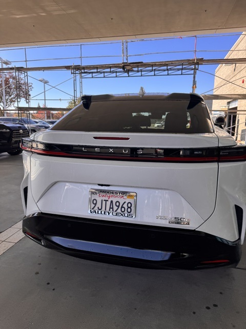 2023 Lexus RZ 450e Premium photo 3