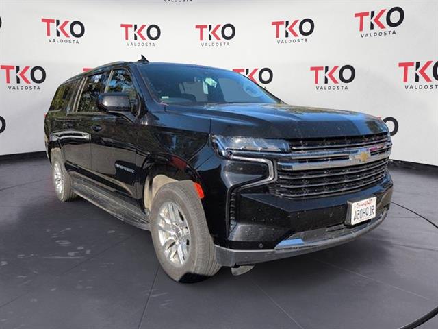 2024 Chevrolet Suburban LT's photo