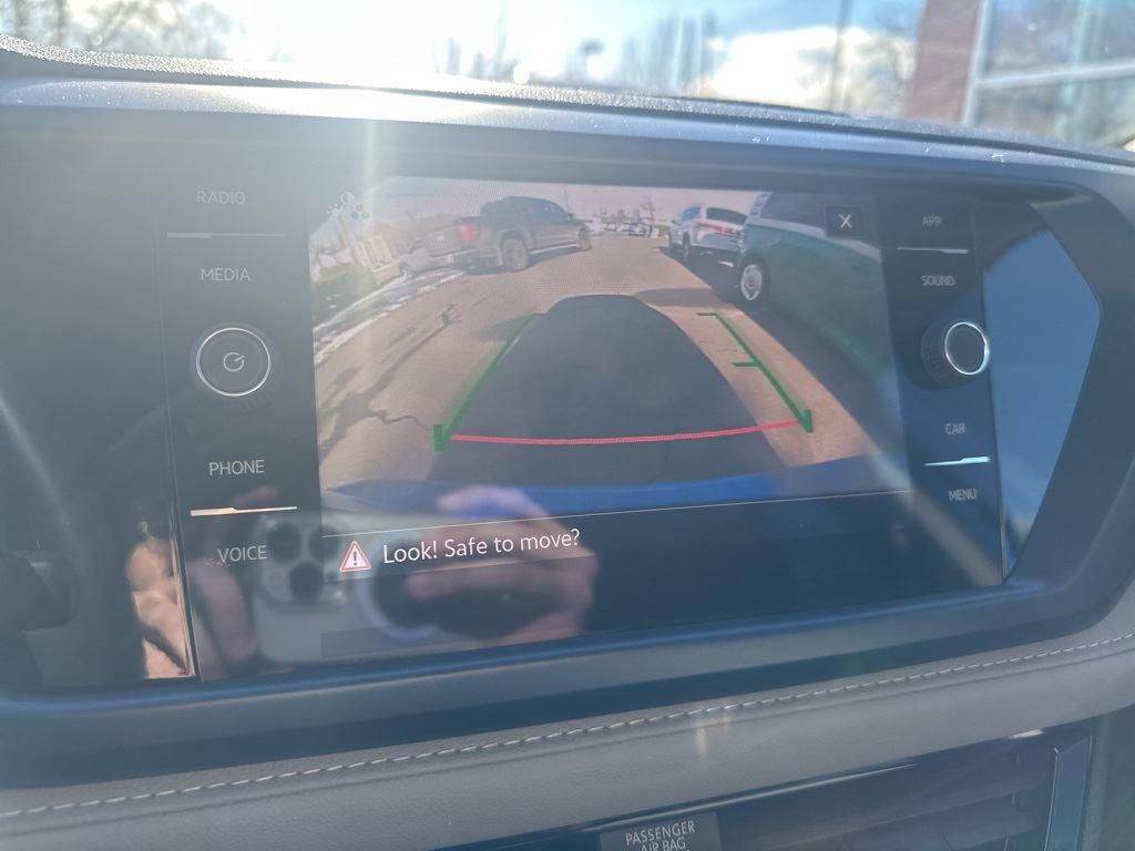 2024 Volkswagen Taos SE photo 14