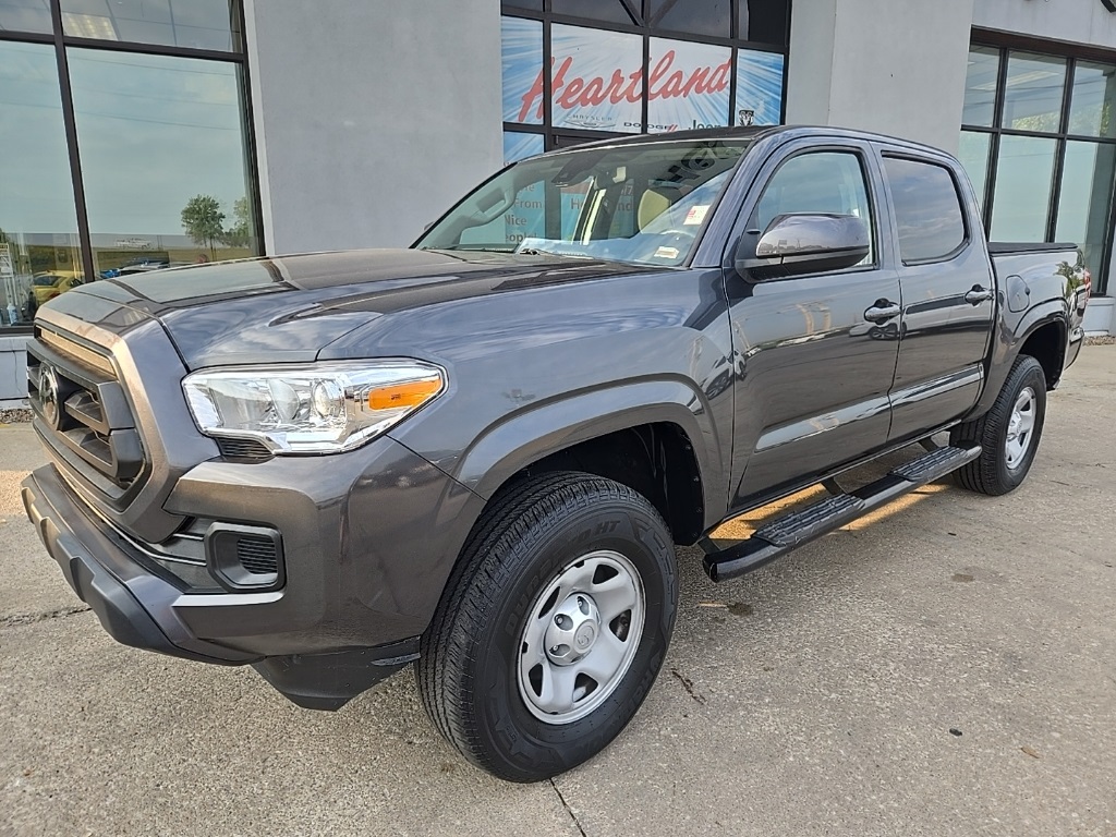 Used 2022 Toyota Tacoma SR with VIN 3TMCZ5AN1NM500070 for sale in Kansas City