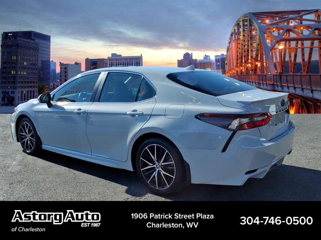 2023 Toyota Camry SE photo 5