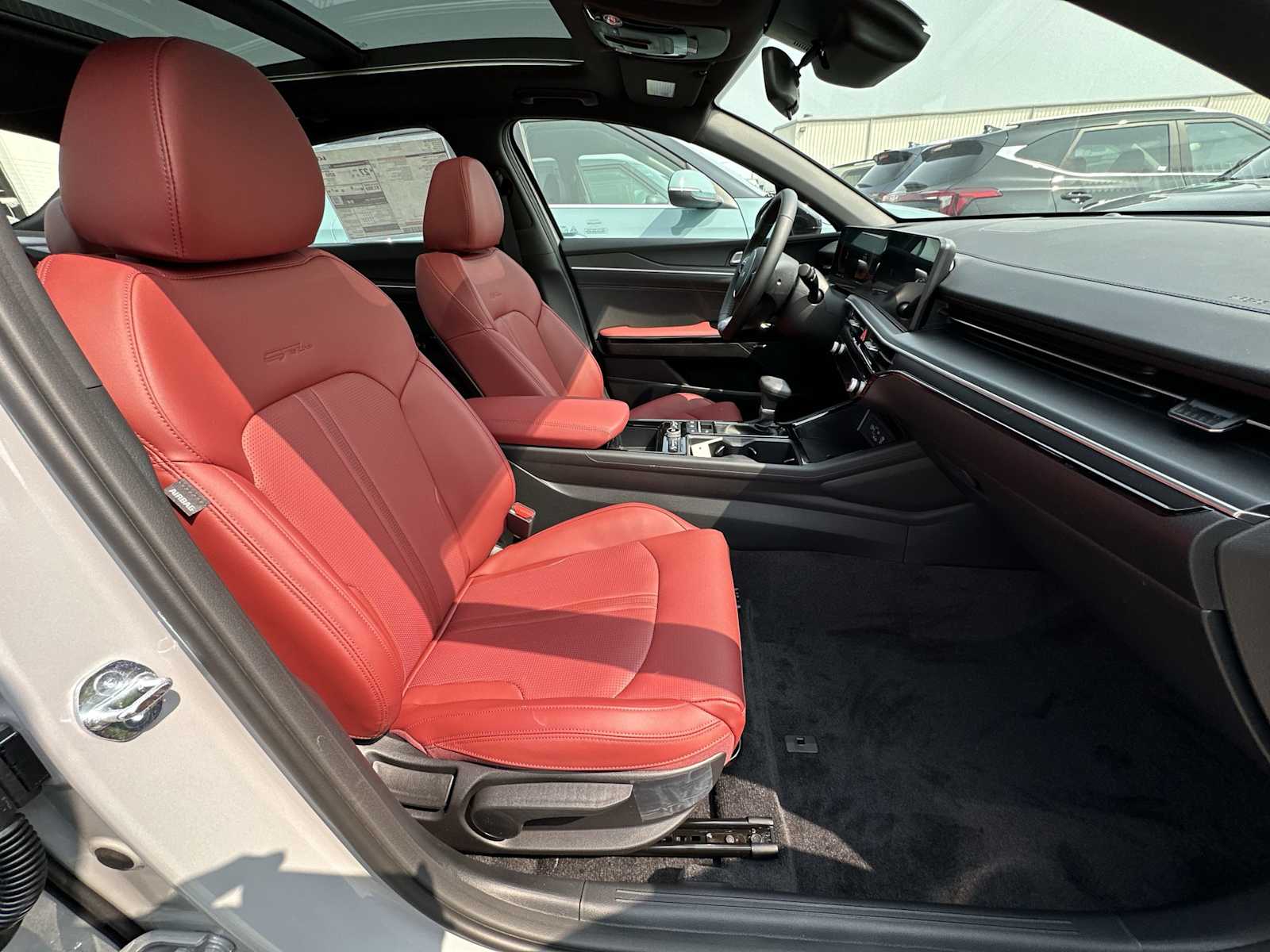 2025 Kia K5 GT-Line photo 17