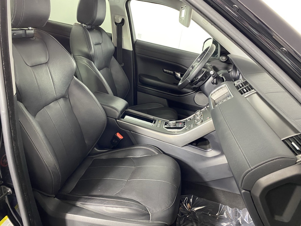 2019 Land Rover Range Rover Evoque SE Premium photo 28