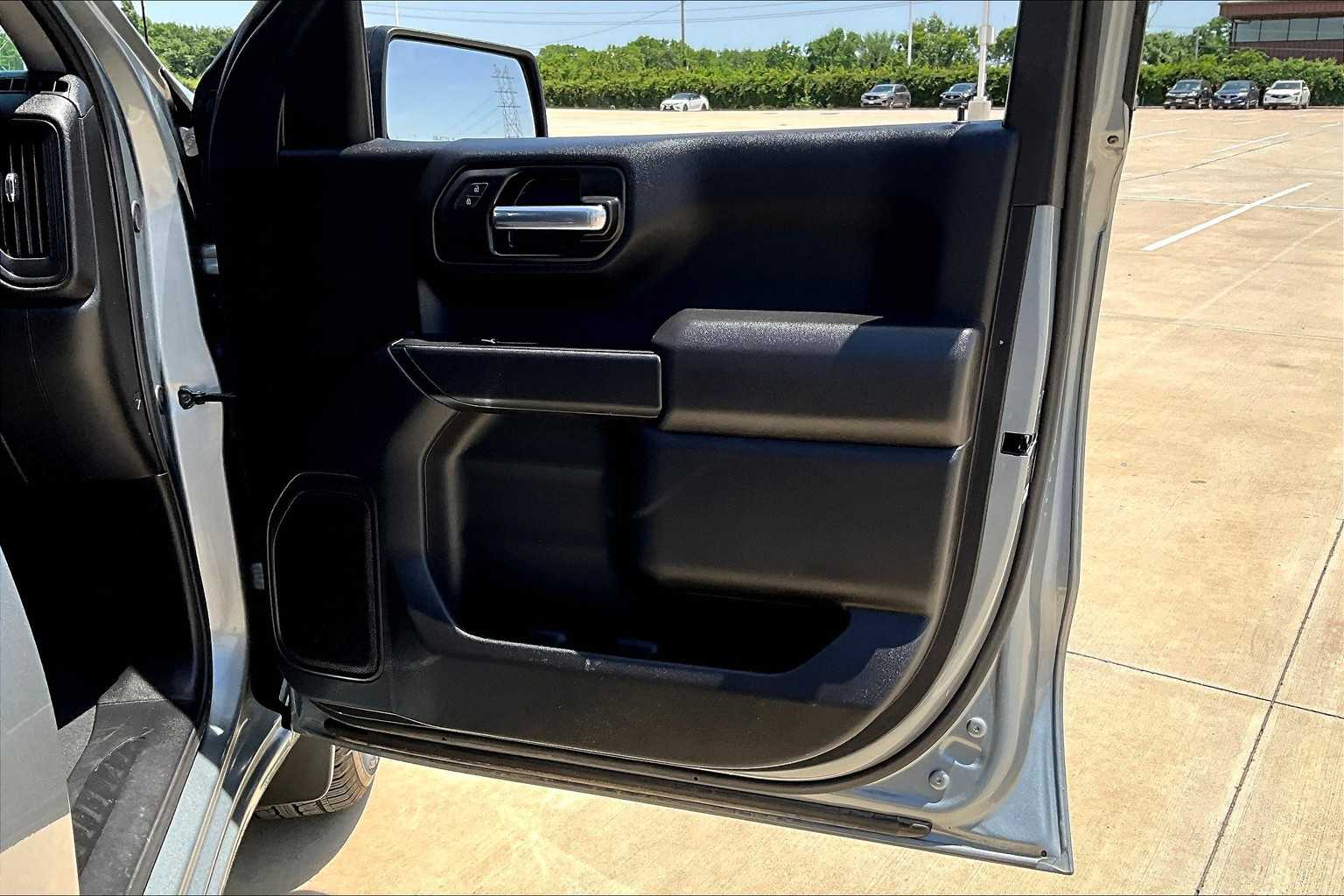 2025 Chevrolet Silverado 1500 Custom photo 41