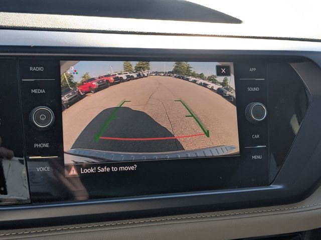 2023 Volkswagen Taos SE photo 21