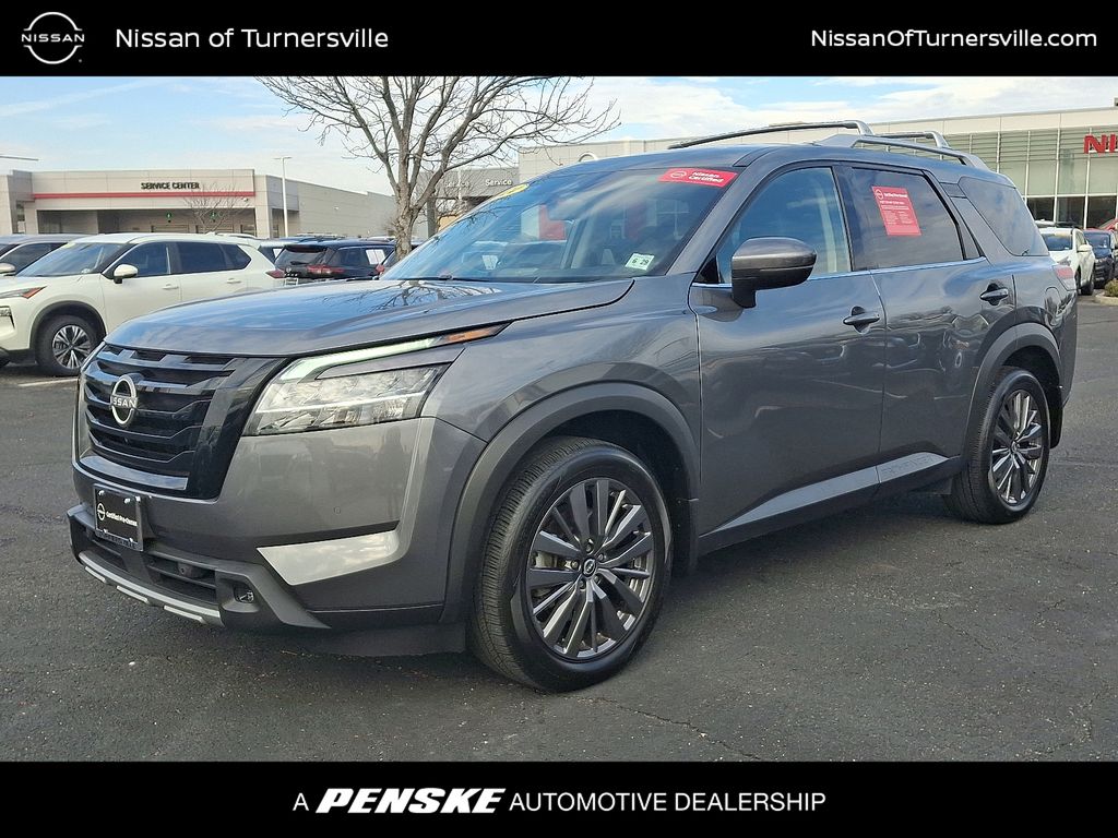 2024 Nissan Pathfinder SL