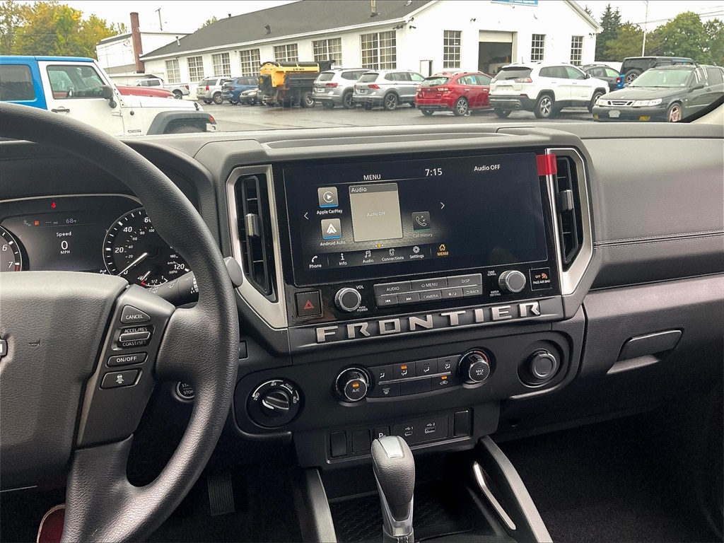 2025 Nissan Frontier SV photo 17