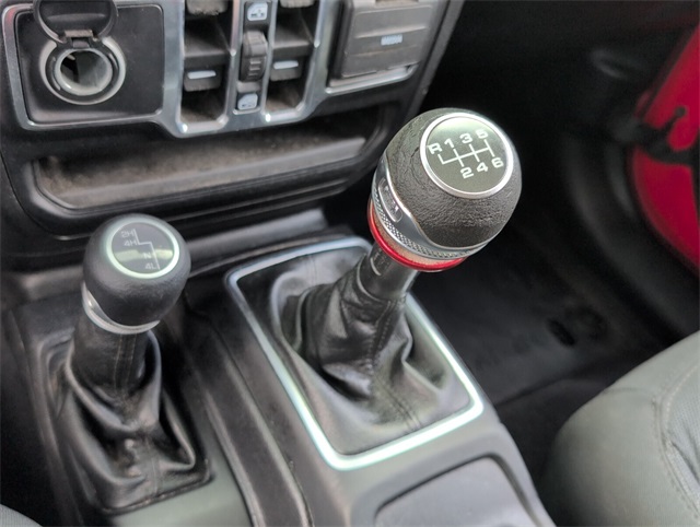 2021 Jeep Gladiator Willys photo 19
