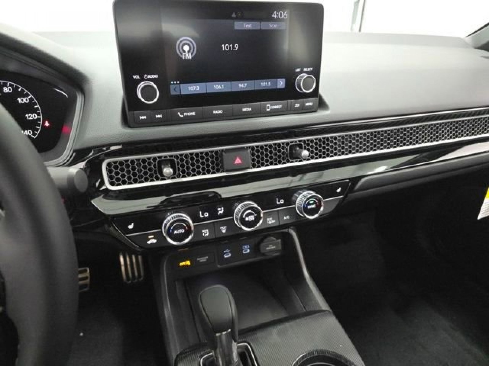 2026 Honda Civic Hatchback Hybrid Sport photo 30