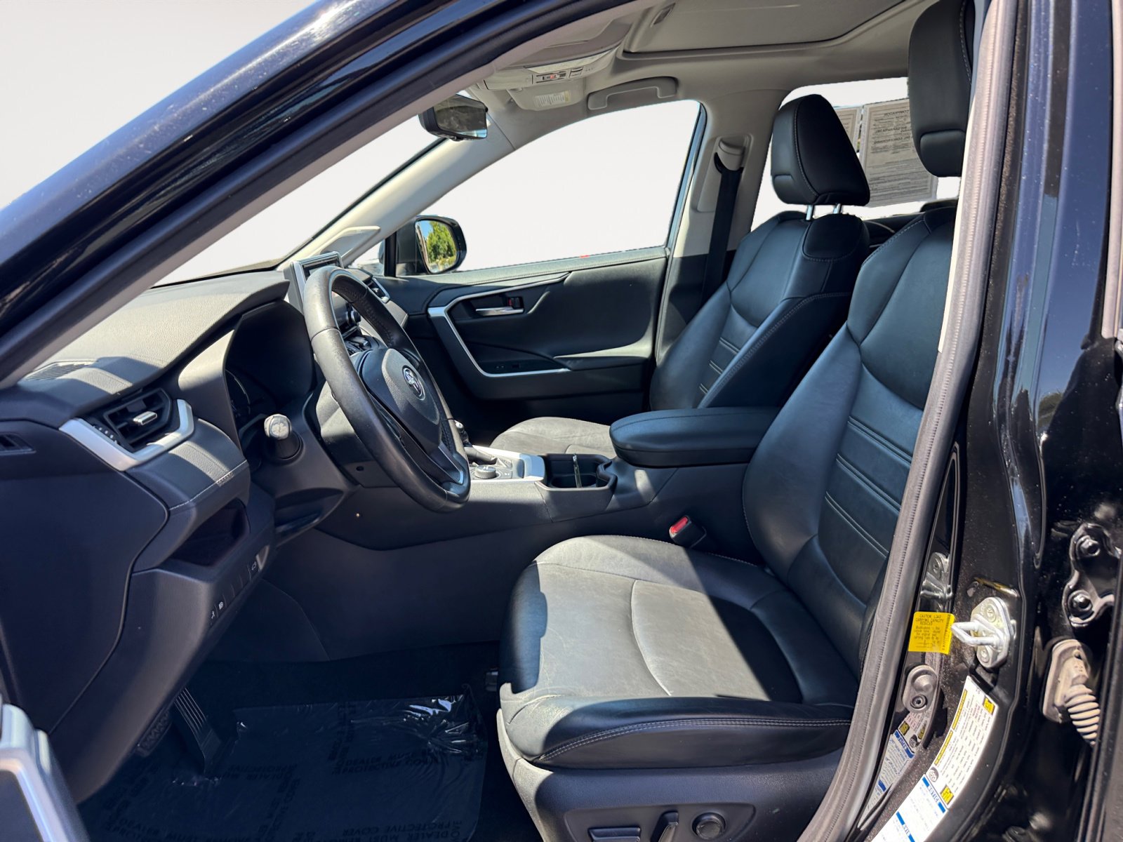 2020 Toyota RAV4 Limited photo 10