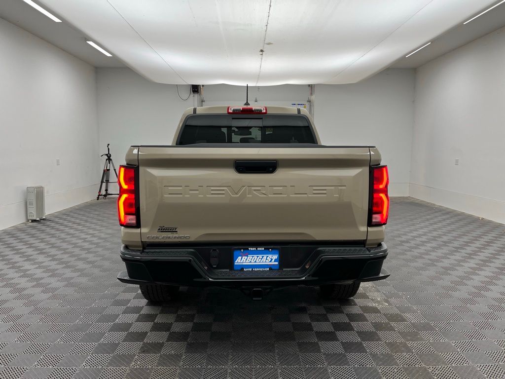 2024 Chevrolet Colorado Z71 photo 3